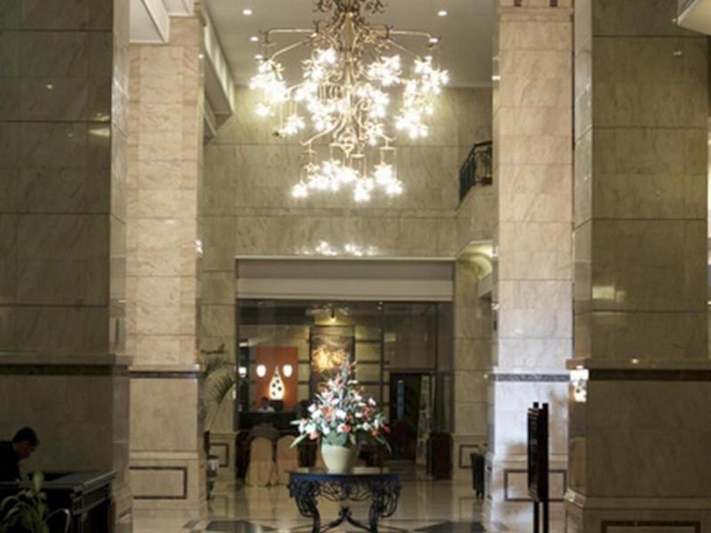 Grand Cempaka Business Hotel Giacarta Esterno foto