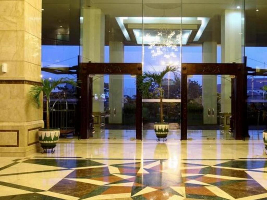 Grand Cempaka Business Hotel Giacarta Esterno foto