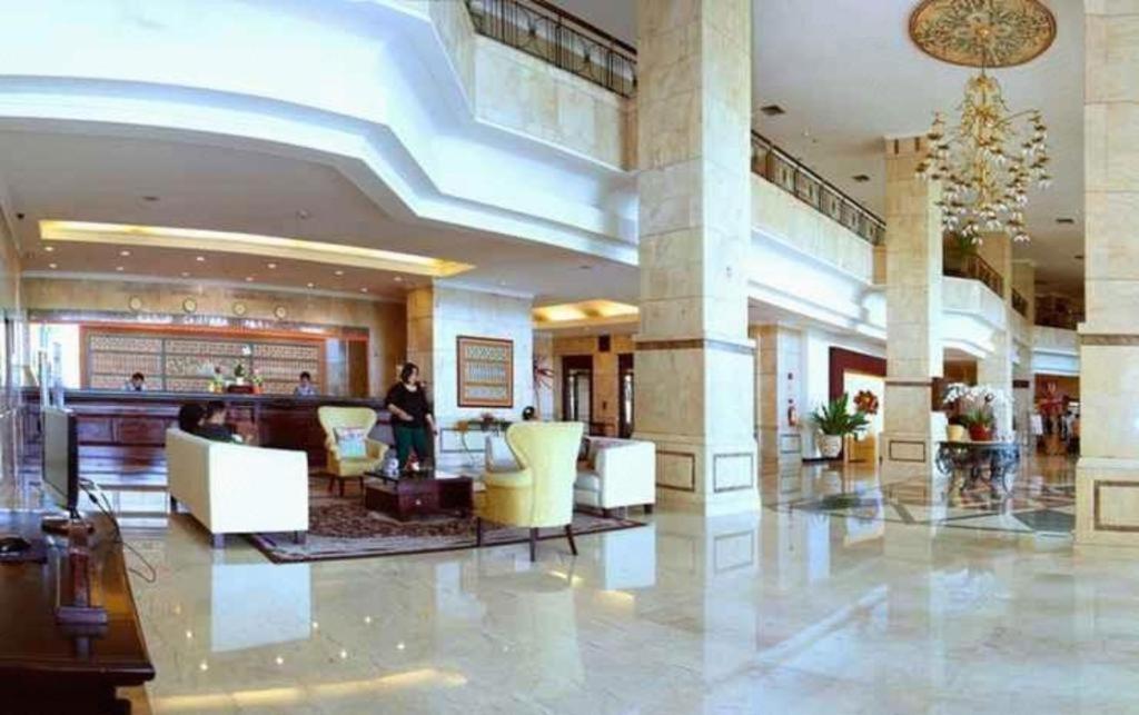 Grand Cempaka Business Hotel Giacarta Esterno foto